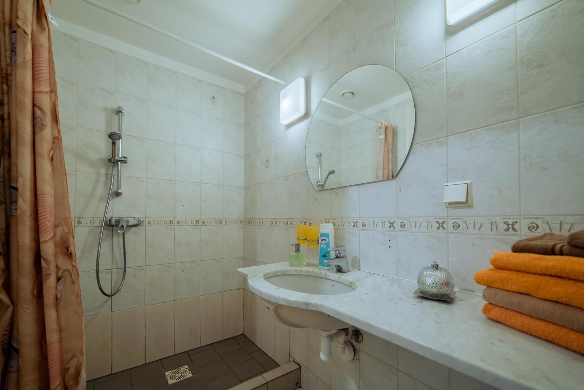 Romeo Family Apartments تالين المظهر الخارجي الصورة