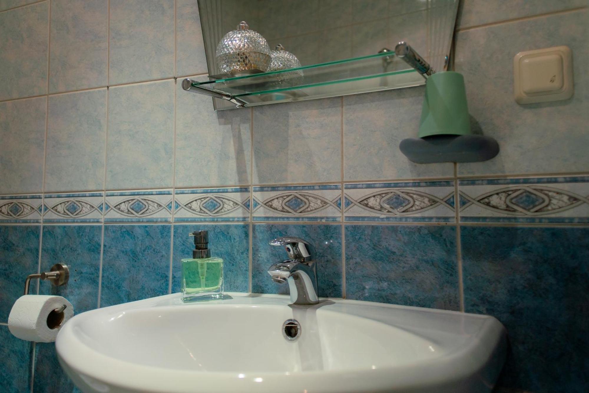 Romeo Family Apartments تالين المظهر الخارجي الصورة