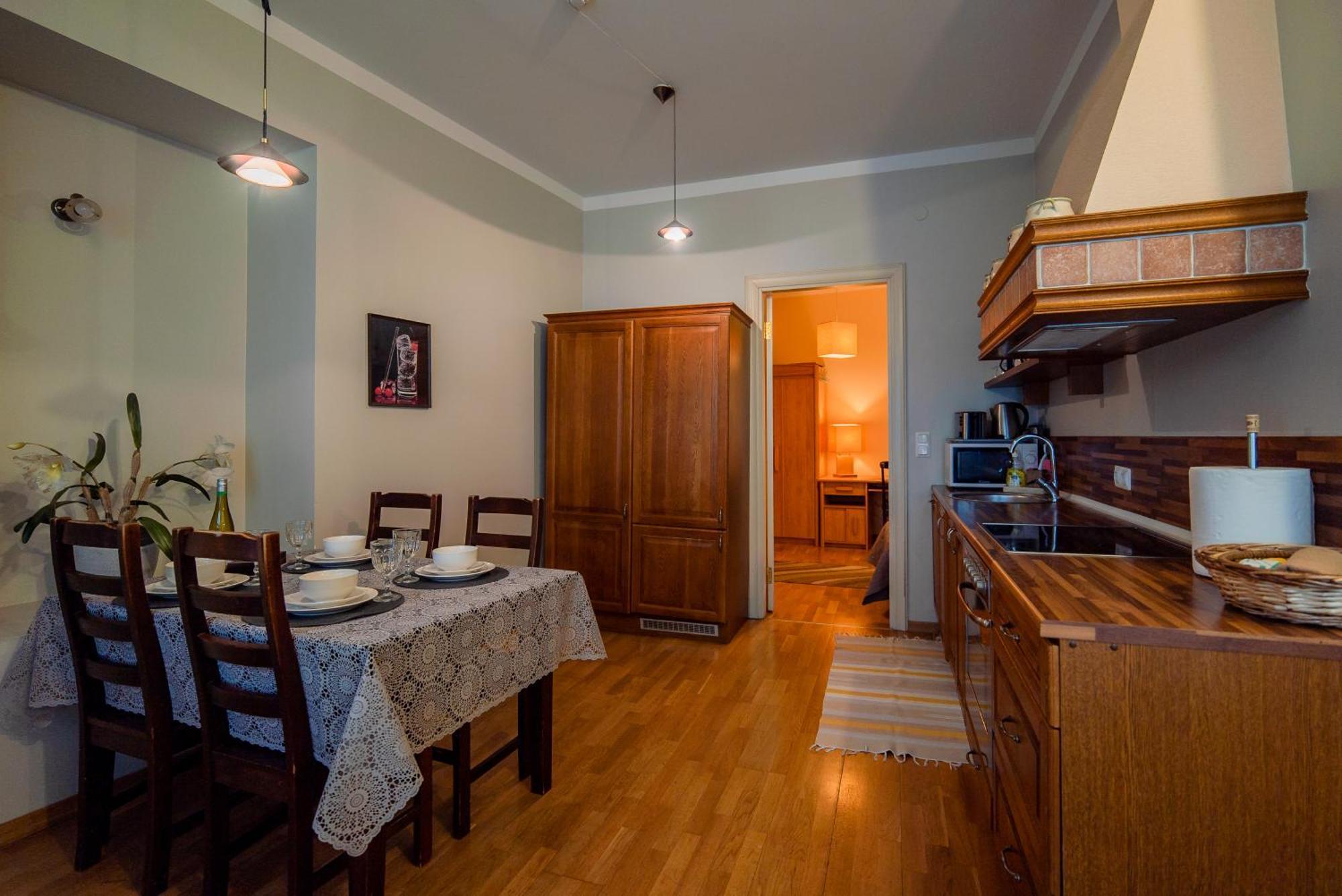Romeo Family Apartments تالين المظهر الخارجي الصورة